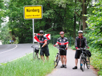 cyklisté ve dresech Cyklotour 2013